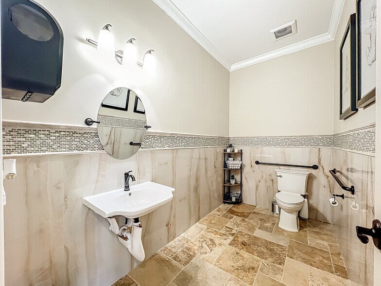 More Photos Of 4850 Holopaw Rd, Saint Cloud Office For Sale