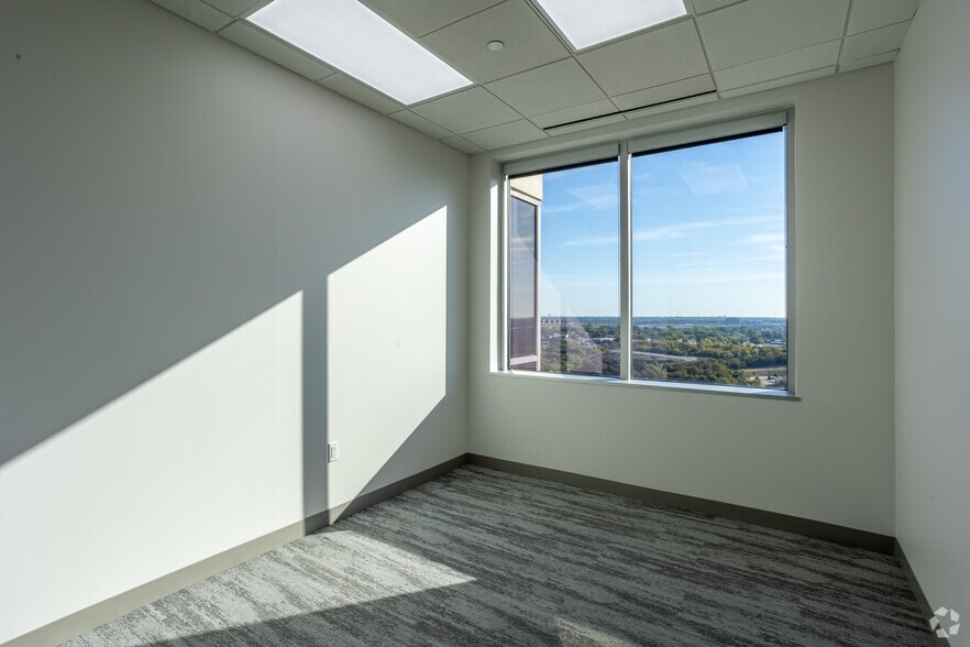More Photos Of 12400 Coit Rd, Dallas Office For Lease