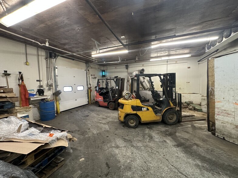 More Photos Of 8 Venture Way, Kennebunkport Warehouse For Sale