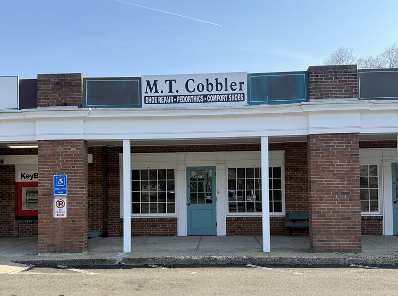 More Photos Of 1715 Foxon Rd, North Branford Unknown For Lease