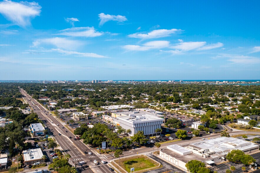 More Photos Of 1700 66th St N, Saint Petersburg Office For Lease