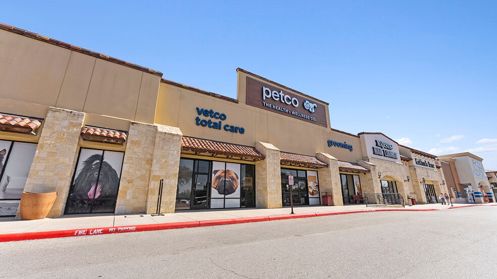 More Photos Of 22610 US Hwy 281 N, San Antonio Unknown For Lease