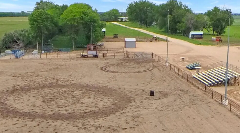 More Photos Of 1527 41st St, Edgerton Horse Stables For Sale