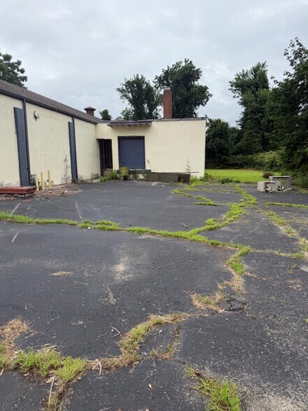 More Photos Of 41 Polk St, Riverside Industrial For Sale