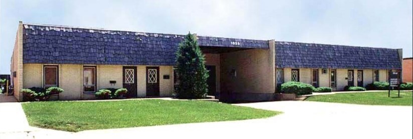 Primary Photo Of 1025 Lunt Ave, Schaumburg Warehouse For Lease