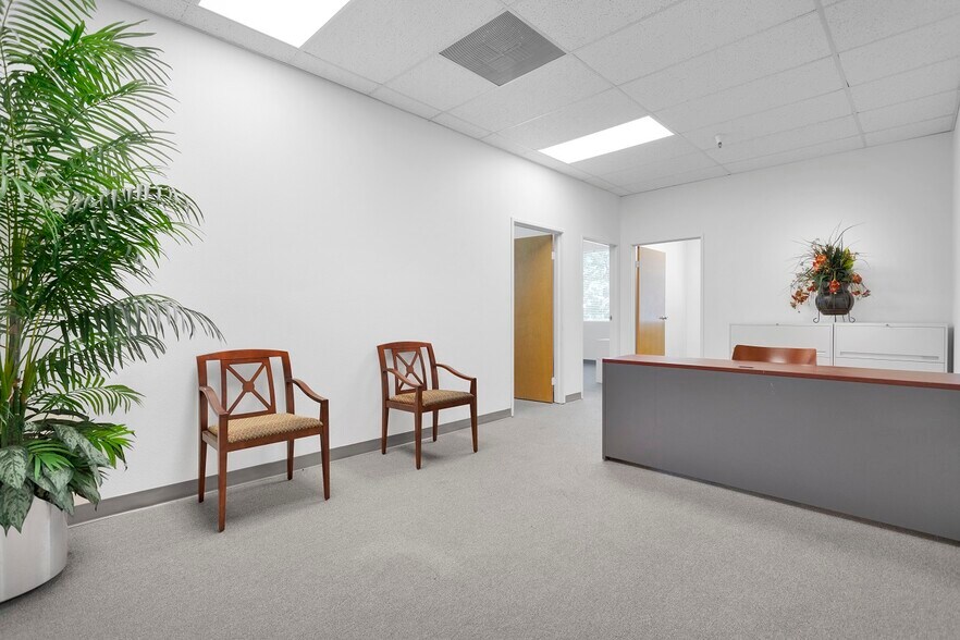 More Photos Of 15490 Civic Dr, Victorville Office For Lease