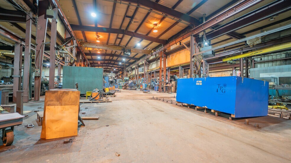 More Photos Of 1019 E Summit St, Crown Point Warehouse For Sale