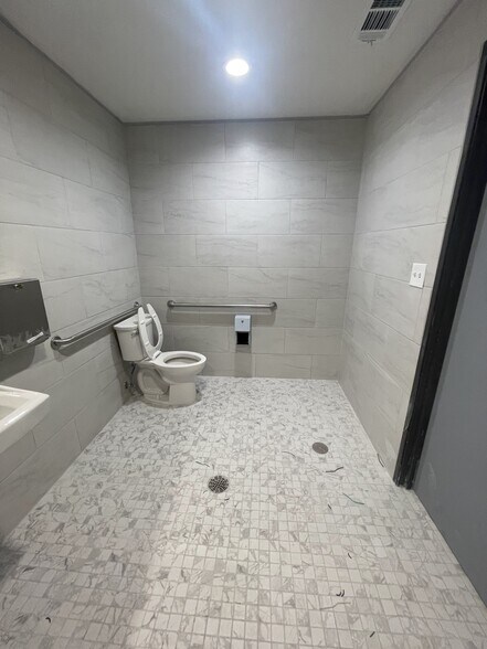 More Photos Of 2601 TX-121, Lewisville Light Distribution For Sale