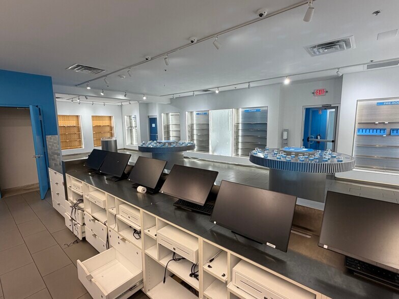 More Photos Of 2712-2720 Portage St, Kalamazoo Freestanding For Lease