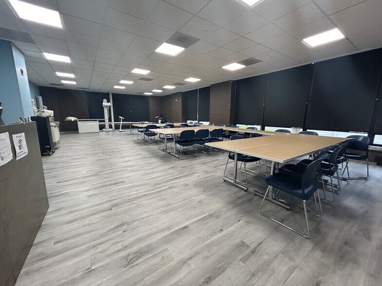 More Photos Of 9400 S Cicero Ave, Oak Lawn Medical For Sale
