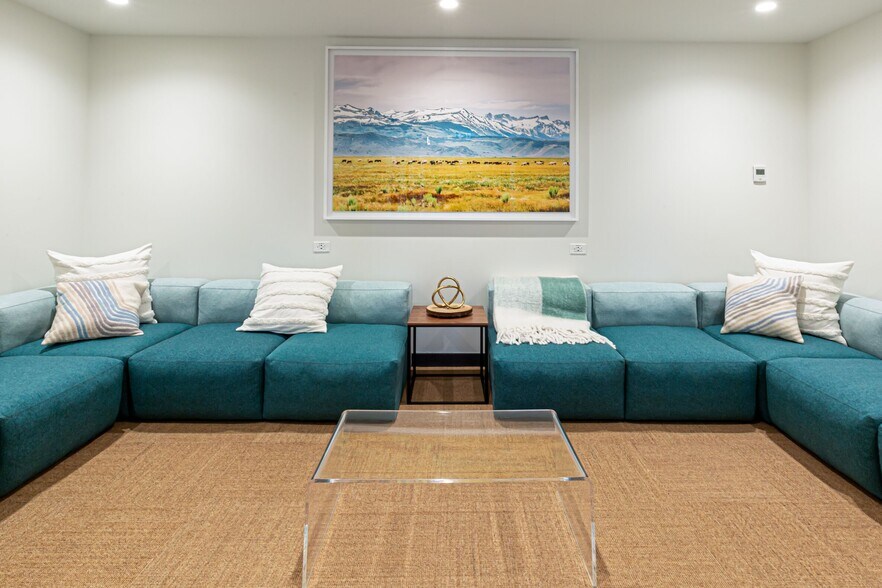 More Photos Of 700 2 St SW, Calgary Office For Lease