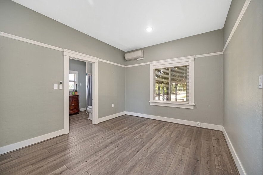 More Photos Of 19435 East St, Woodland Specialty For Sale