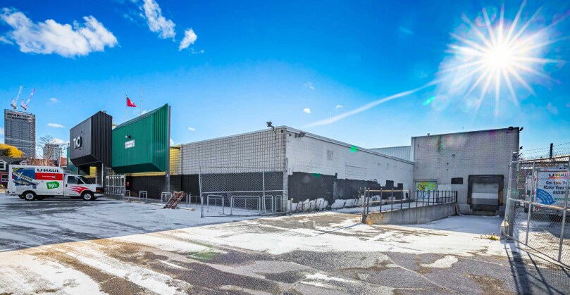 More Photos Of 1319 Bloor St W, Toronto Freestanding For Lease