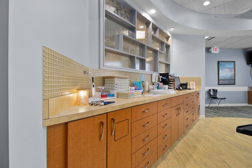 More Photos Of 200 City Hill Dr, London Medical For Sale