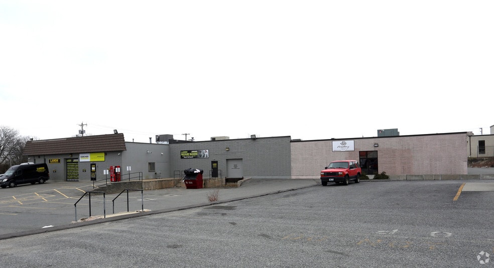 More Photos Of 11 Comstock Pky, Cranston Freestanding For Sale