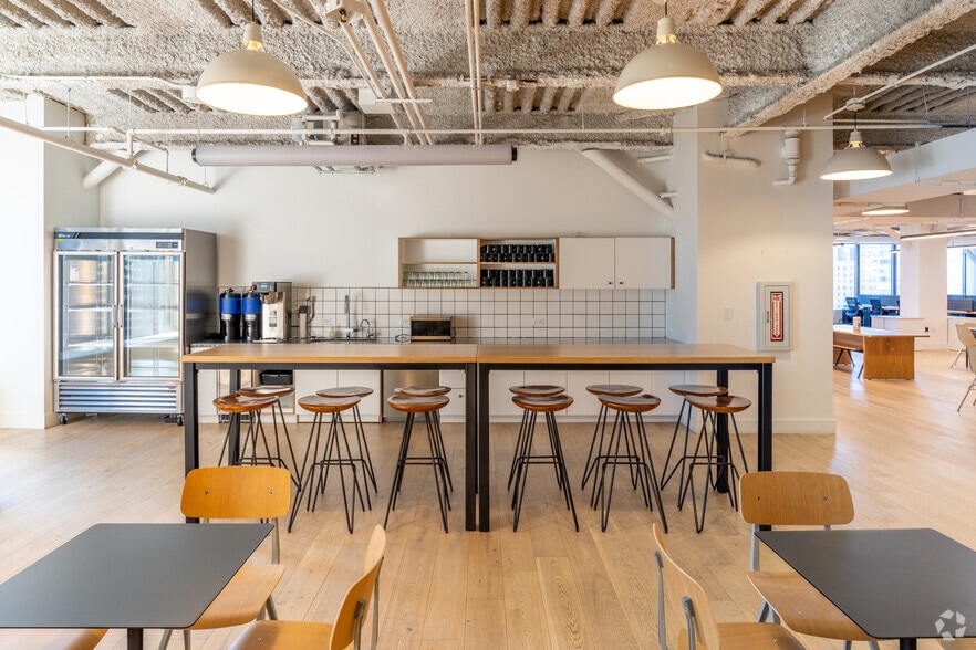 More Photos Of 22 Cortlandt St, New York Office For Lease