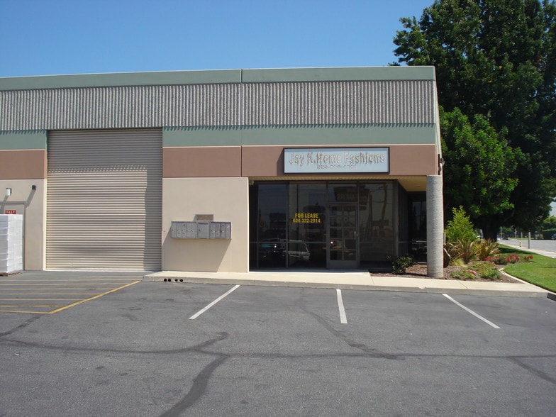 More Photos Of 1611-1635 W San Bernardino Rd, Covina Warehouse For Lease
