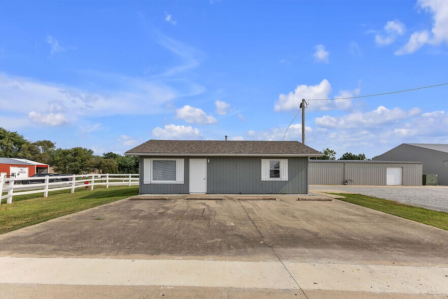 More Photos Of 1600 Park Lane Dr, Trenton Industrial For Sale