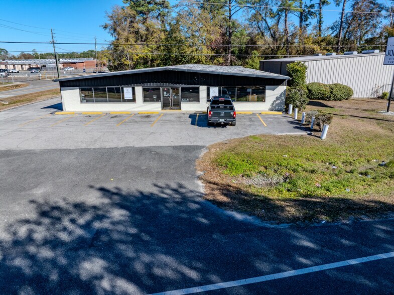 More Photos Of 701 S 5th St, Macclenny General Retail For Lease