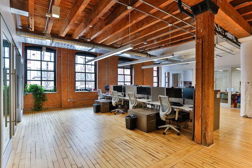 More Photos Of 603 Munger Ave, Dallas Office For Lease