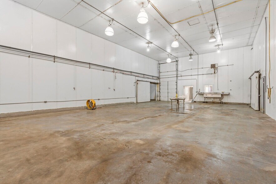 More Photos Of 306 SE Highway AA, Clinton Industrial For Sale