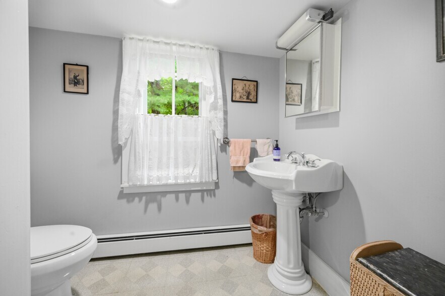 More Photos Of 65 Chester Rd, Raymond Flex For Sale