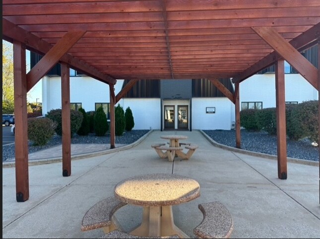 More Photos Of 9111 Broadway St, Merrillville Office For Lease