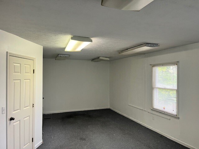 More Photos Of 7001-7009 Corporate Way, Dayton Office For Sale