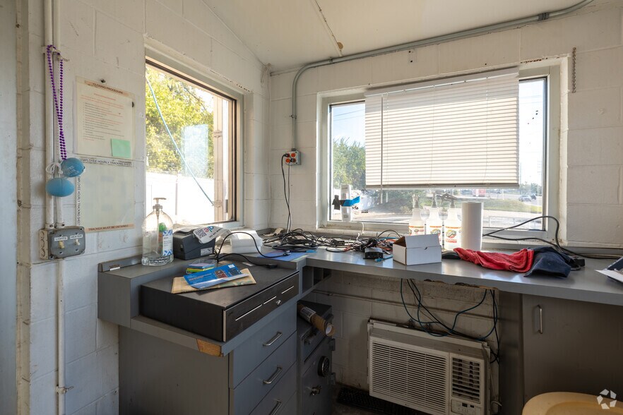 More Photos Of 10215 Watson Rd, Saint Louis Carwash For Lease