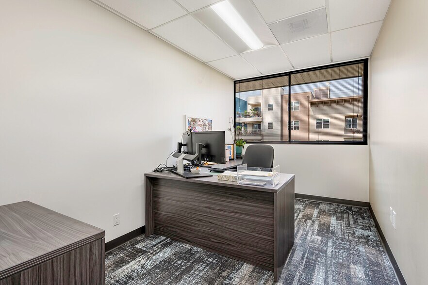 More Photos Of 333 W Broadway, Long Beach Office For Lease