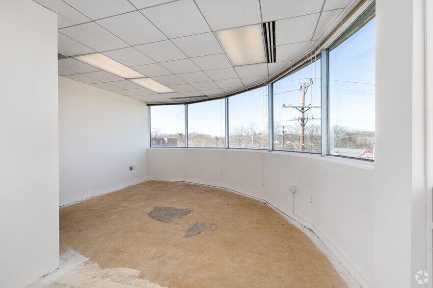 More Photos Of 6495 New Hampshire Ave, Hyattsville Unknown For Lease