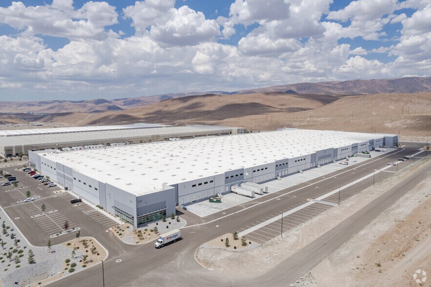 More Photos Of 727 Milan Dr, Sparks Distribution For Lease