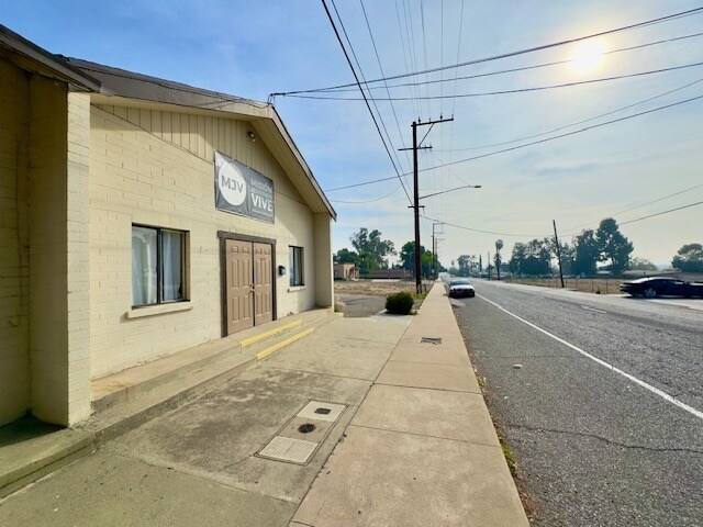 More Photos Of 6979 Palm Ave, Highland General Retail For Sale