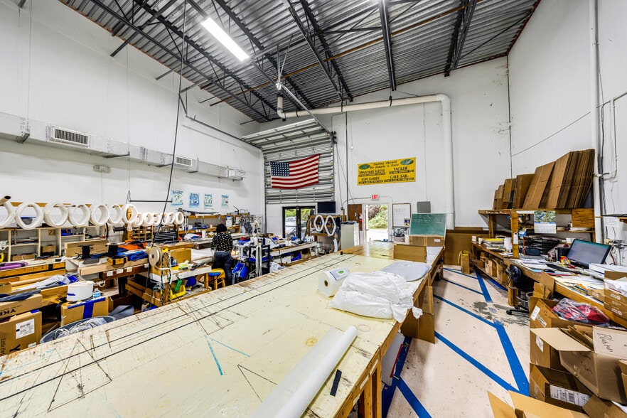 More Photos Of 3700-3718 SW 30th Ave, Fort Lauderdale Warehouse For Sale