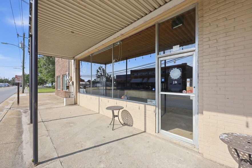 More Photos Of 30 S McKinley St, Coats Sports And Entertainment For Sale