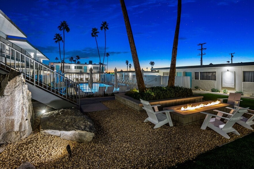 More Photos Of 1466 N Palm Canyon Dr, Palm Springs Hotel For Lease