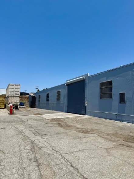 More Photos Of 1309 E Hill St, Signal Hill Warehouse For Sale