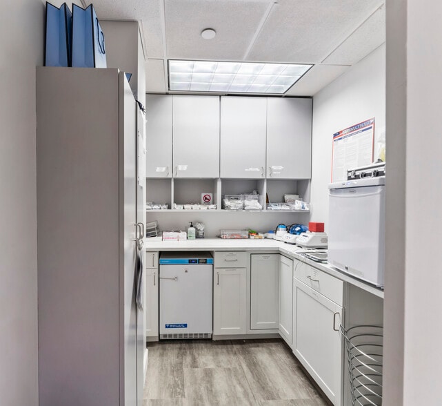 More Photos Of 148 East Ave, Norwalk Medical For Sale