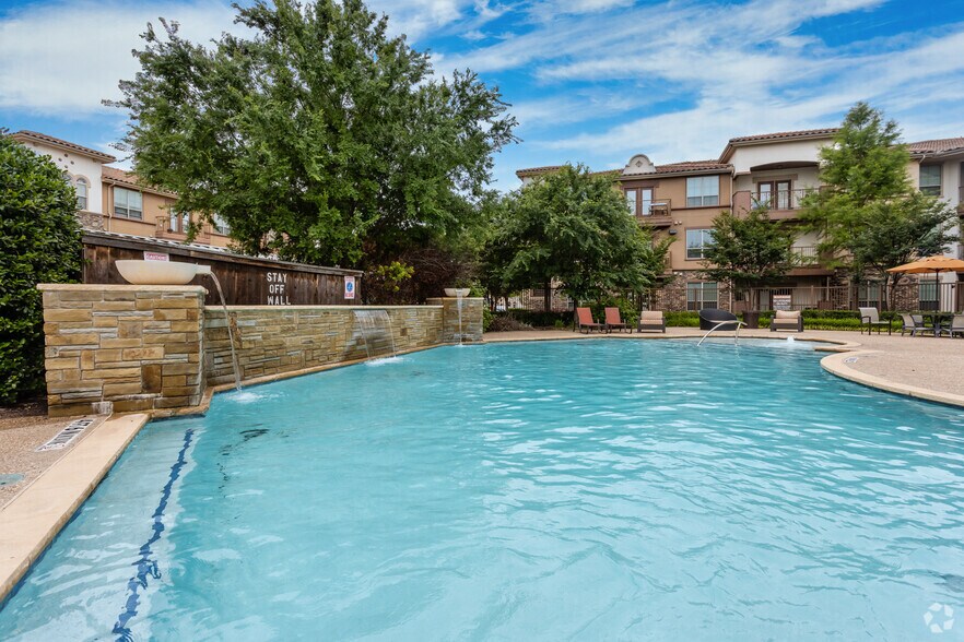 More Photos Of 1601 E Debbie Ln, Mansfield Apartments For Lease