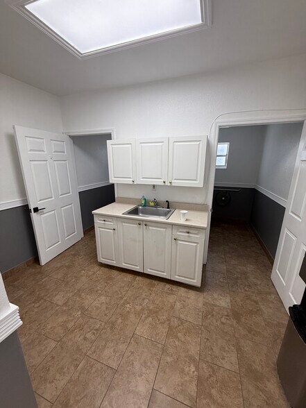 More Photos Of 100-112 SW 5th St, Pompano Beach Warehouse For Lease