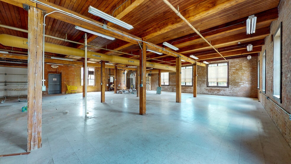 More Photos Of 35 Oakland St, Manchester Warehouse For Sale