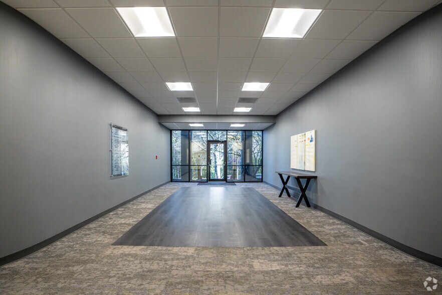 More Photos Of 100 Centerview Dr, Birmingham Office For Lease