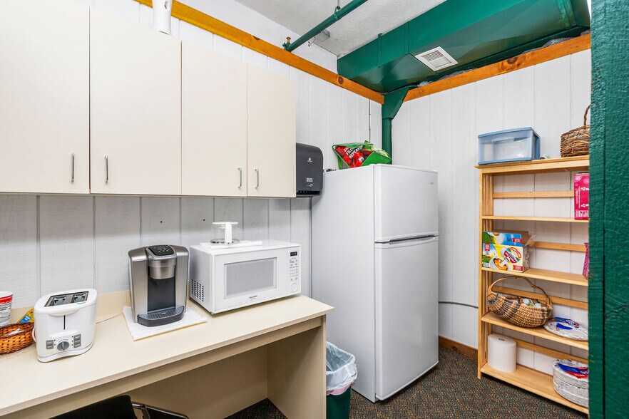 More Photos Of 50 Middlebrook Ave, Staunton Storefront For Sale