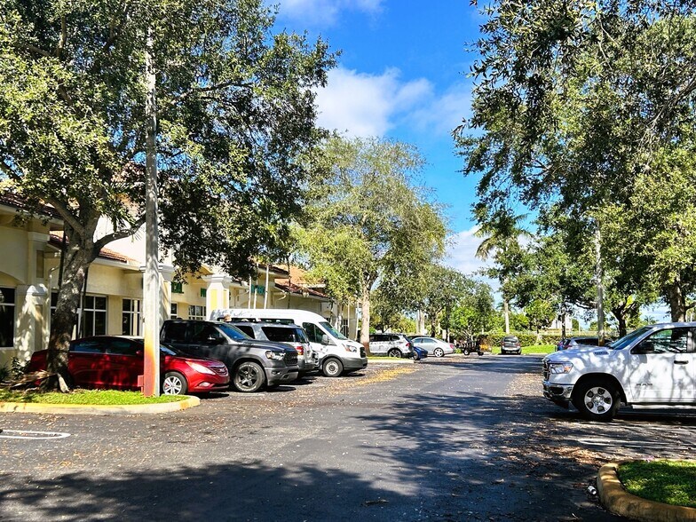 More Photos Of 9700 Stirling Rd, Cooper City Office For Lease
