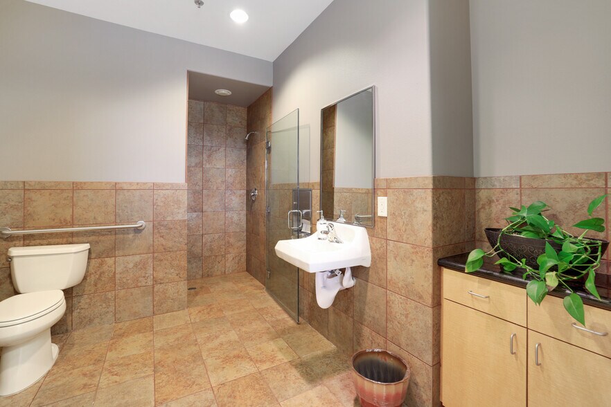 More Photos Of 2904 W Horizon Ridge Pky, Henderson Medical For Lease