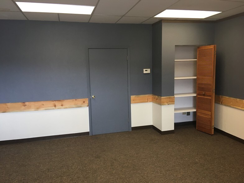 More Photos Of 1900 N Last Chance Gulch St, Helena Storefront Retail Office For Lease