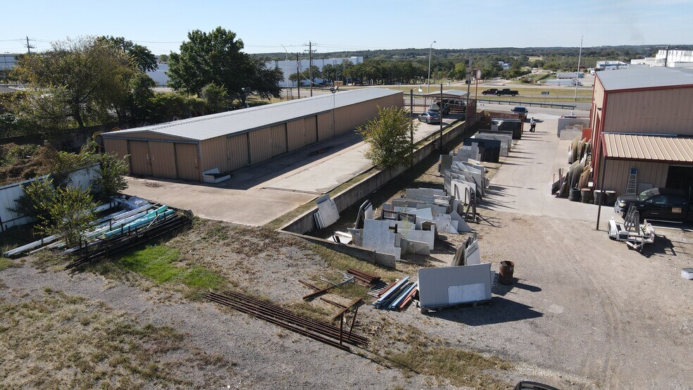 More Photos Of 2875 S Burleson Blvd, Burleson Warehouse For Sale