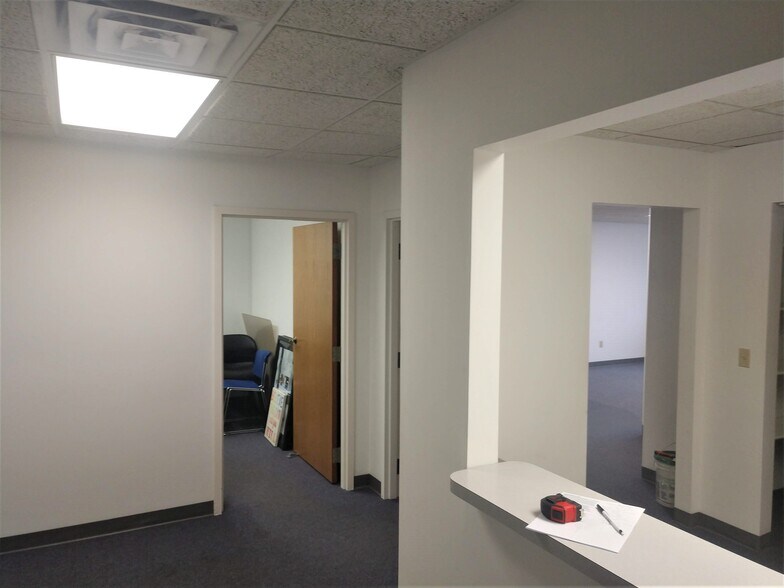 More Photos Of 2804 Boilermaker Ct, Valparaiso Office For Sale
