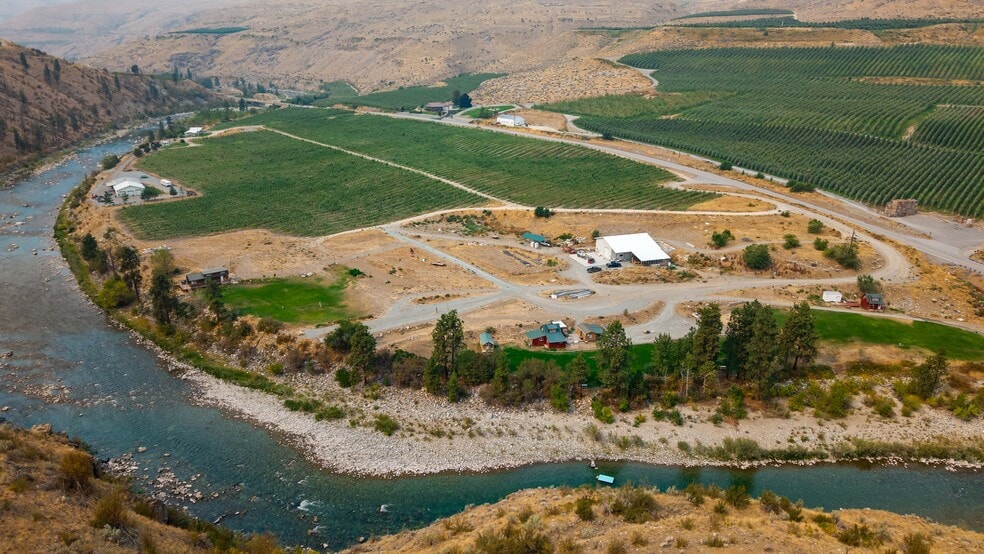 More Photos Of 385 State Route 153, Pateros, WA 98846, USA, Pateros Specialty For Sale