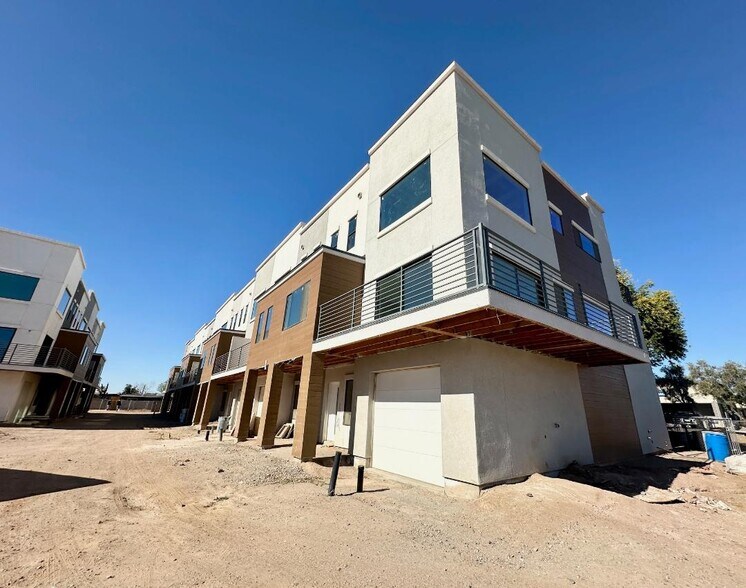 More Photos Of 11830 N 28th Dr, Phoenix Apartments For Sale